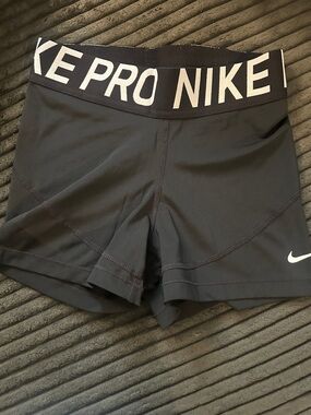 Nike Pro Women's Black Training Shorts size S dri-fit